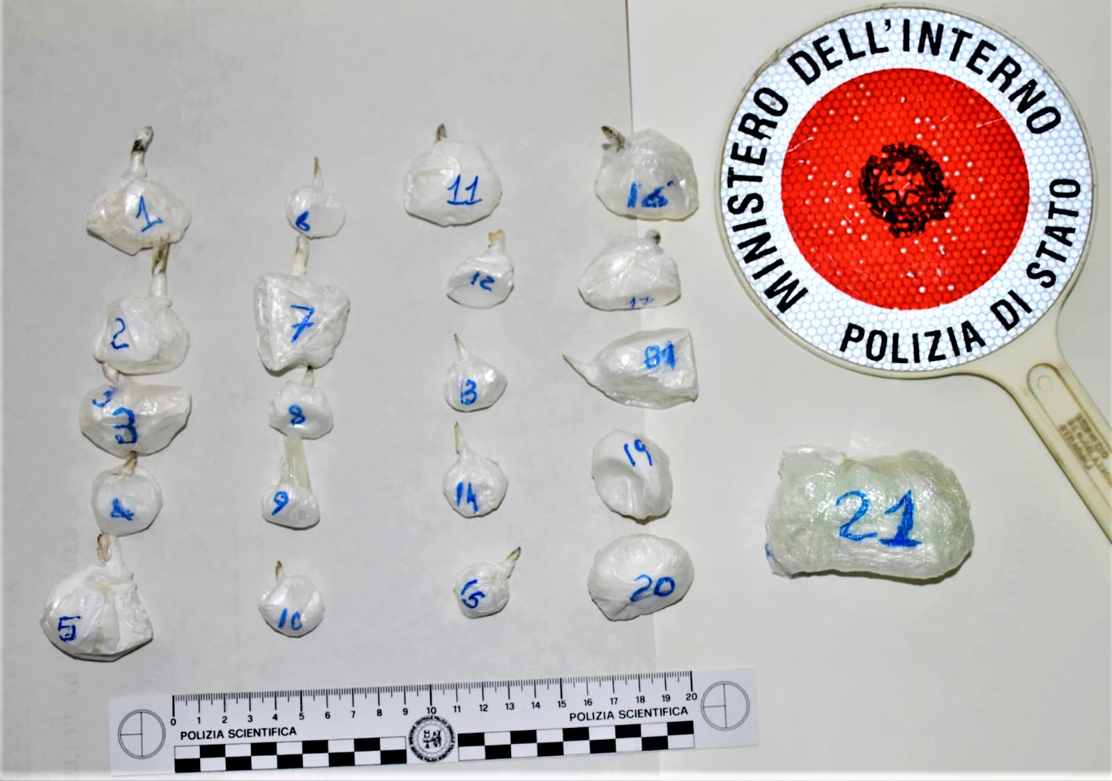 Gela, arrestato giovanissimo spacciatore di stupefacenti