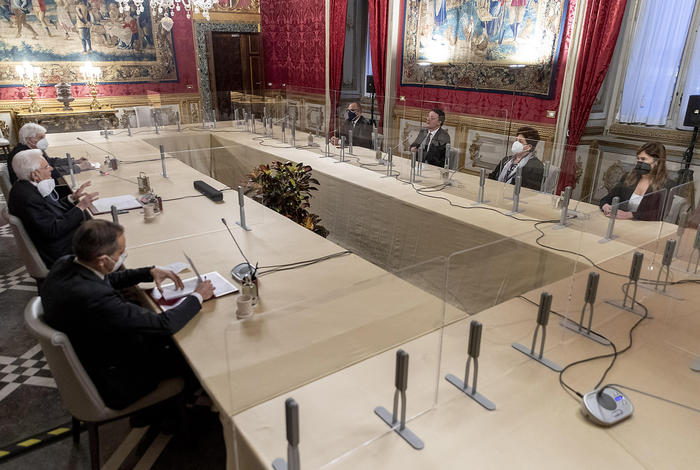 Crisi di Governo, oggi centrodestra e M5s al Quirinale