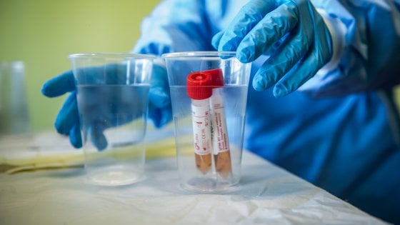 Vaccini, Farmindustria, in 2 mesi produzione a regime