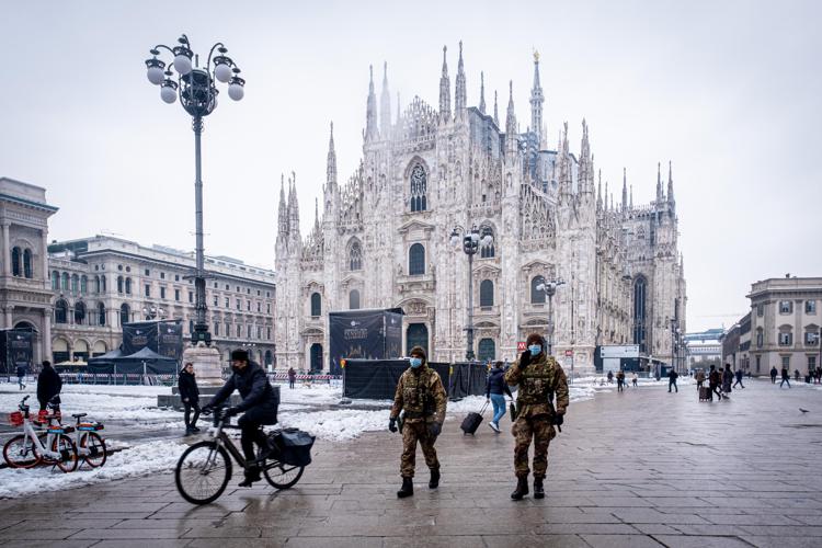 Covid, Lombardia e Sardegna in arancione da domani
