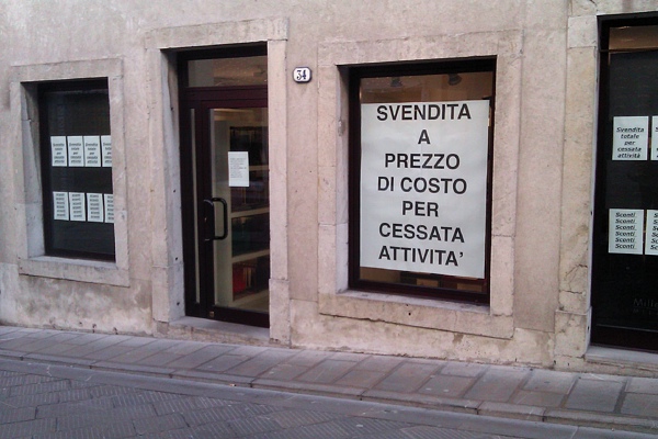 Moda, crollo del fatturato di oltre il 50% per 7 negozianti su 10