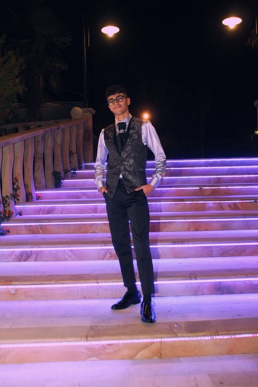 Galleria foto 'Andrea, giovane tra dad e Coronavirus, il vaccino “dovere morale”' - foto 1