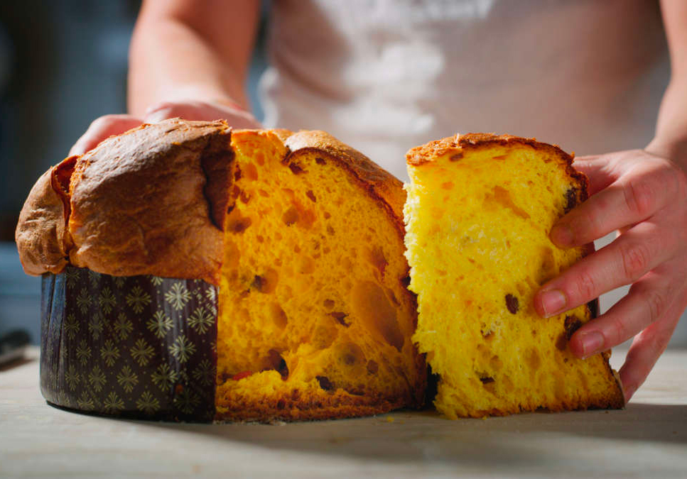 Saldi al via anche per panettoni, torroni e cotechini: prezzi giù fino al 70%