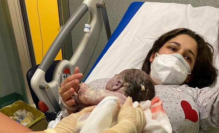 Capodanno, a Catania festa per Antonio, il primo nato in Sicilia