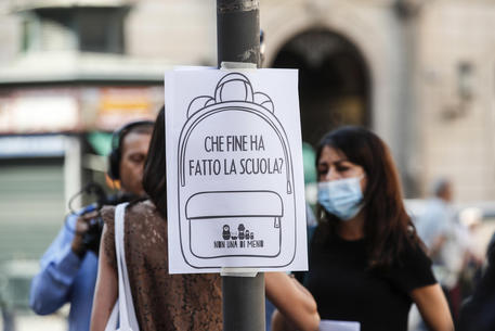 Scuola, dad, pc spenti per protesta e ristori formativi
