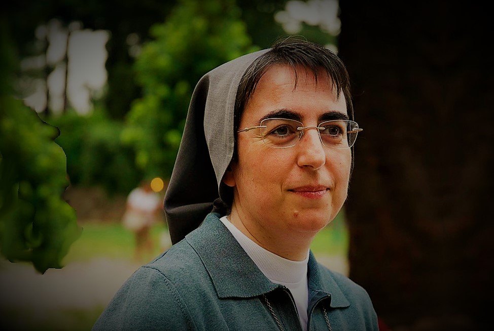 Religione, l’Osservatore Romano presenta la carica delle suore “smart”