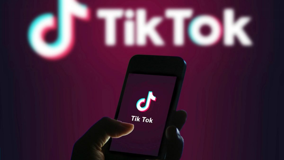 Tik Tok causa “tic” nervosi agli adolescenti, la terribile scoperta