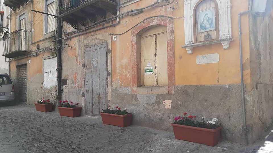 Caltanissetta, la bellezza contro la monnezza