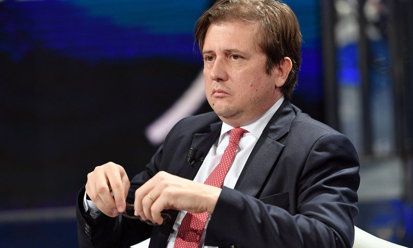 Sileri, per stop mascherine non andrei oltre i primi di luglio