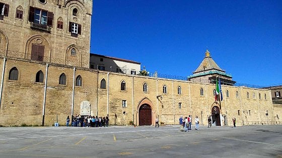 Protesta studenti a Palermo, lezioni a distanza davanti all’Ars