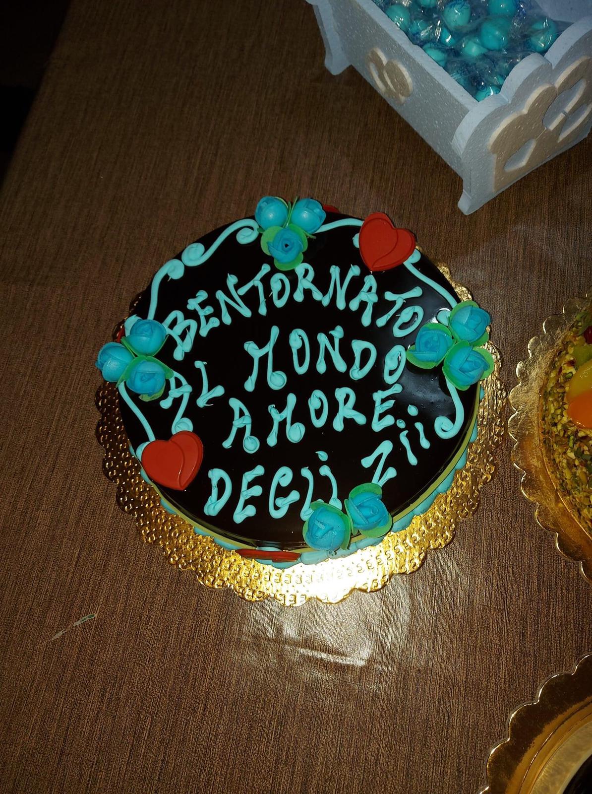 “Bentornato” e non “Benvenuto”, la torta per il neonato è virale