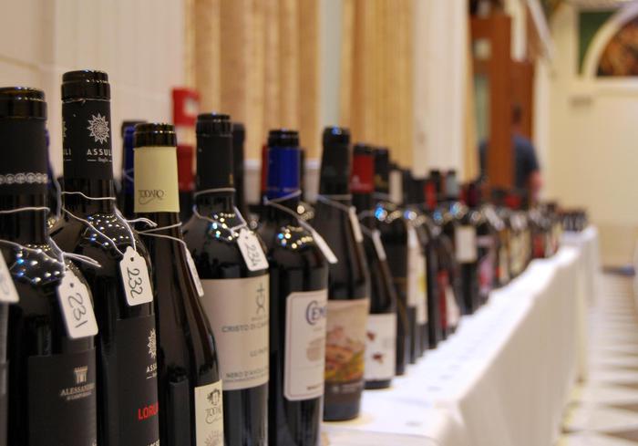 Alcolici come sigarette: ok Ue per alert sanitari nelle etichette