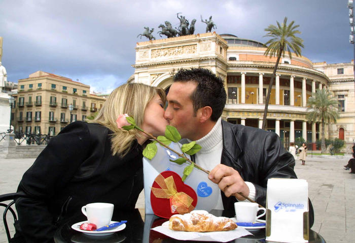 San Valentino: cenetta diventa pranzo, ristoranti pieni