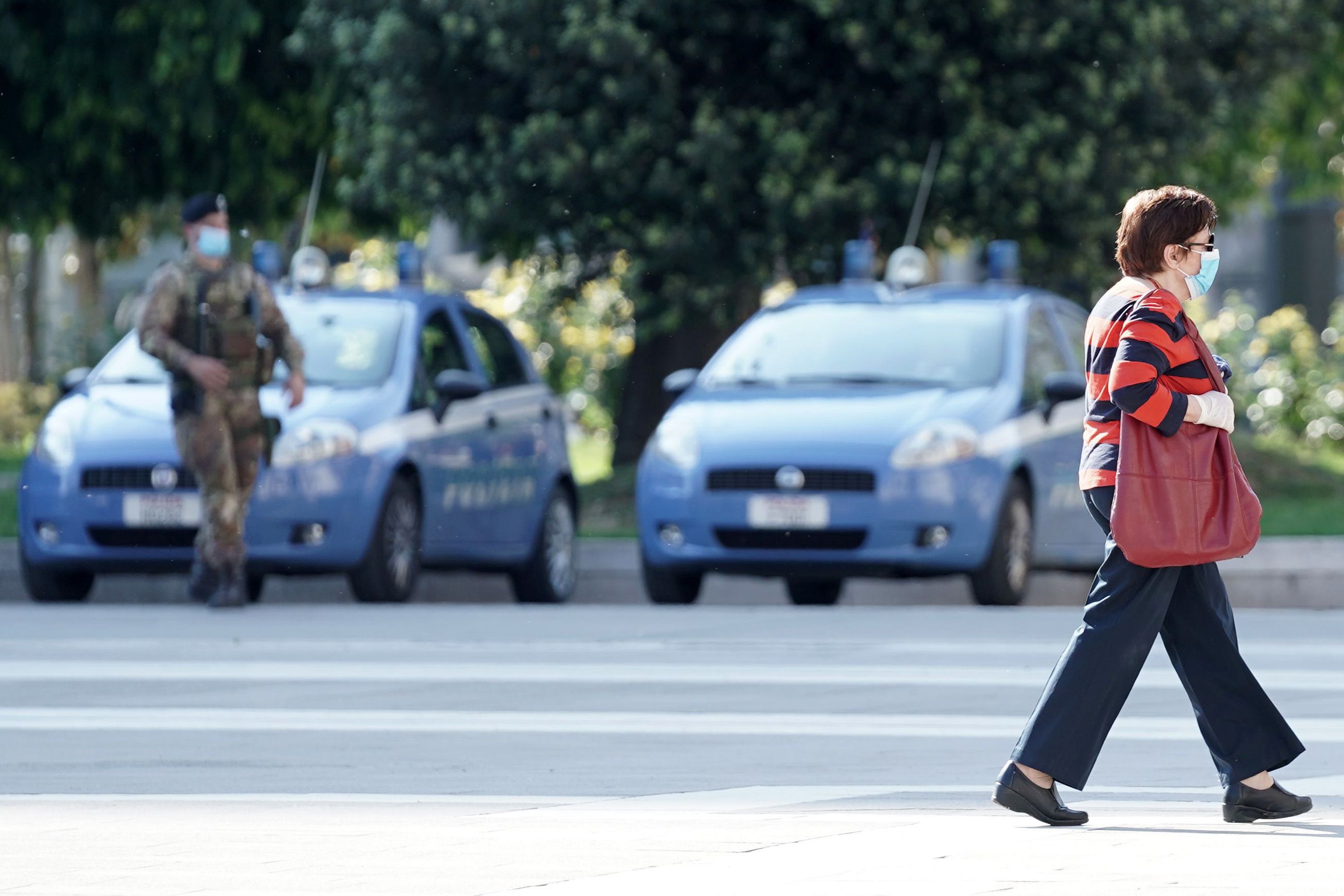 L’epidemia dilaga, il Cts, “Zona rossa o lockdown automatici”