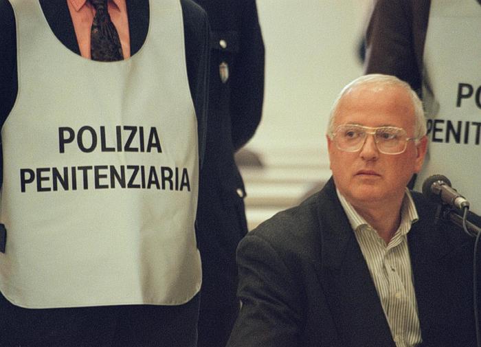 Camorra, morto lo storico boss Raffaele Cutolo