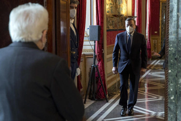 Le consultazioni di Draghi, la maggioranza si allarga