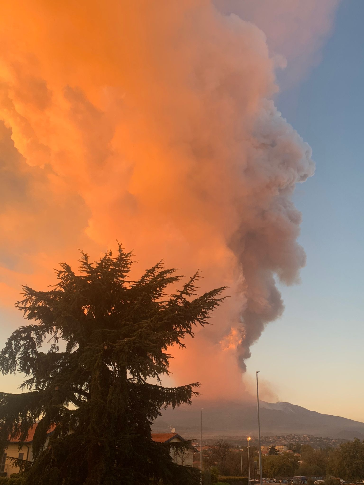 L’Etna fa paura, lo spettacolare video dell’eruzione
