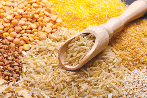 Alimentare, continuano a salire i prezzi: trainano i cereali