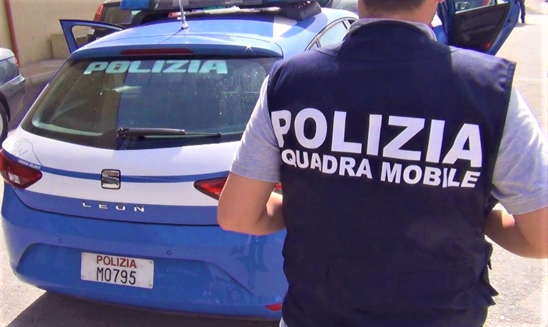 Latitante da sei mesi, scappa dal balcone in pigiama ma viene preso