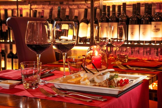 Perde le staffe al momento di pagare il conto al ristorante: denunciata 40enne