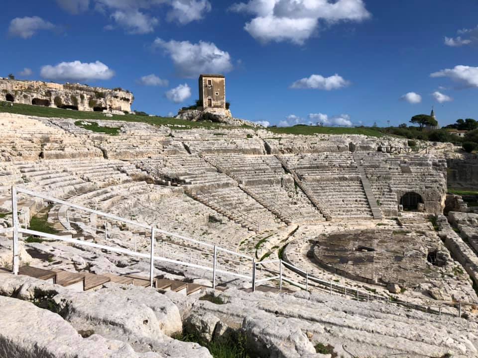 Il Teatro fa irruzione nelle scuole siracusane