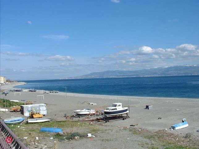 I residenti di Mili Marina chiedono più attenzione