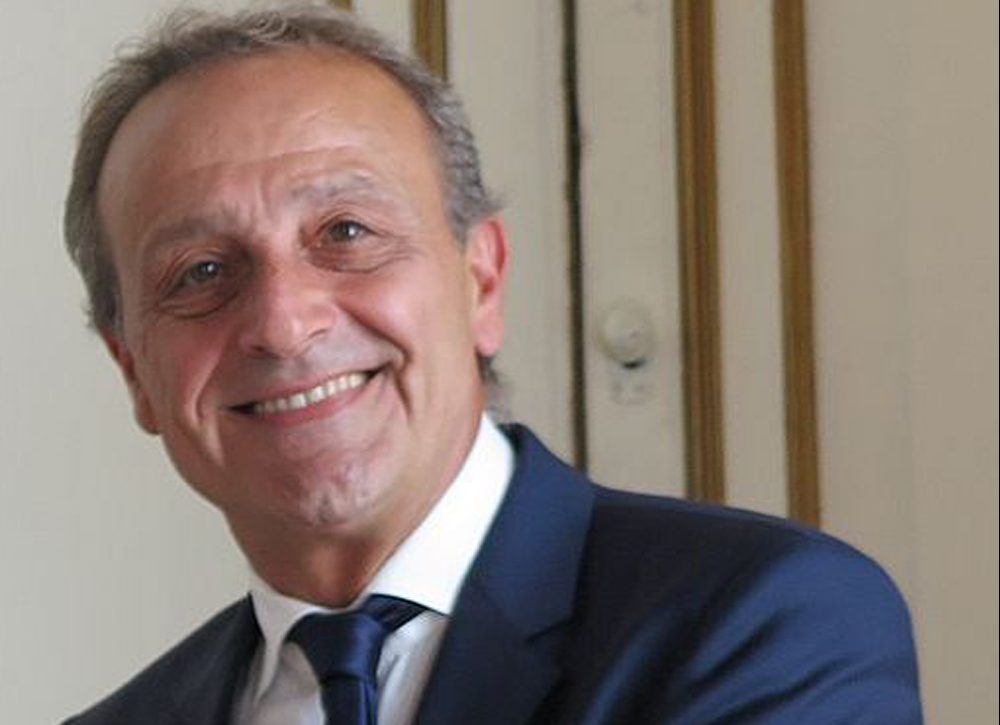 Hub vaccinale, a Trapani, inaugurazione con polemica