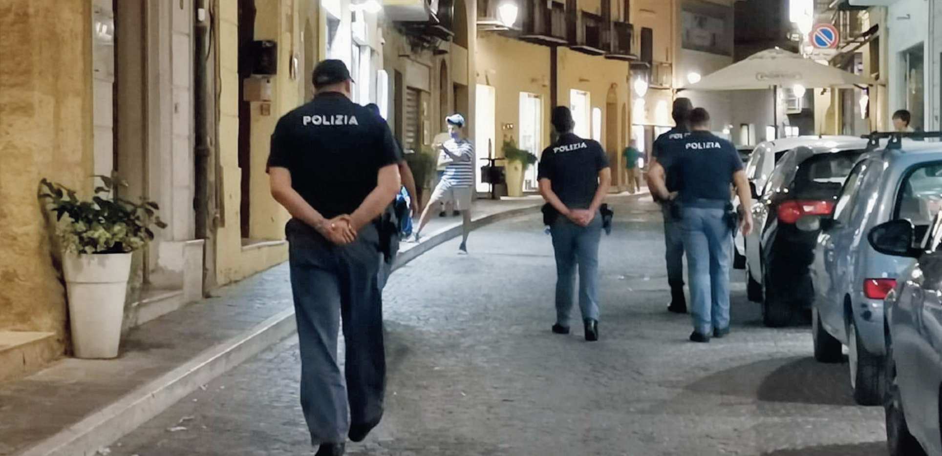 Coronavirus e distanziamento sociale, “si predispongano subito ronde delle Forze dell’Ordine per multare chi non indossa la mascherina”