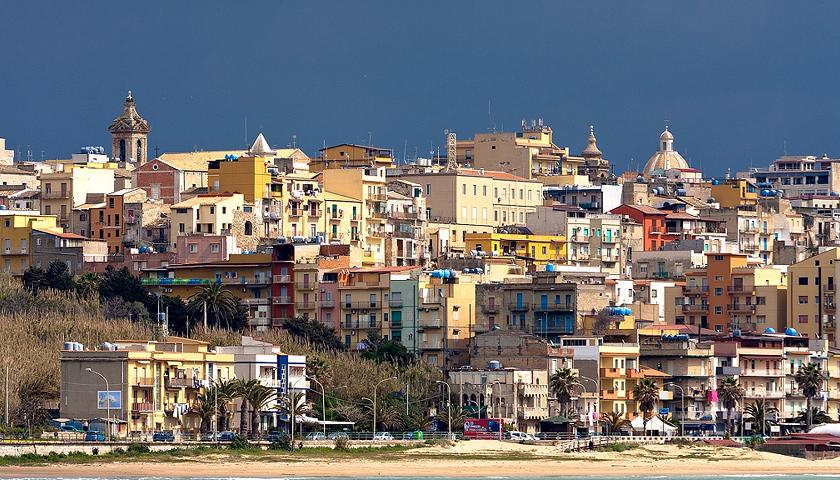 Gela, pubblicato l’avviso per la cura delle aree pubbliche