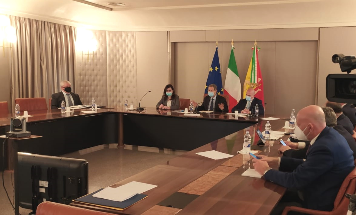 Petrolchimico di Siracusa, confronto con i Comuni