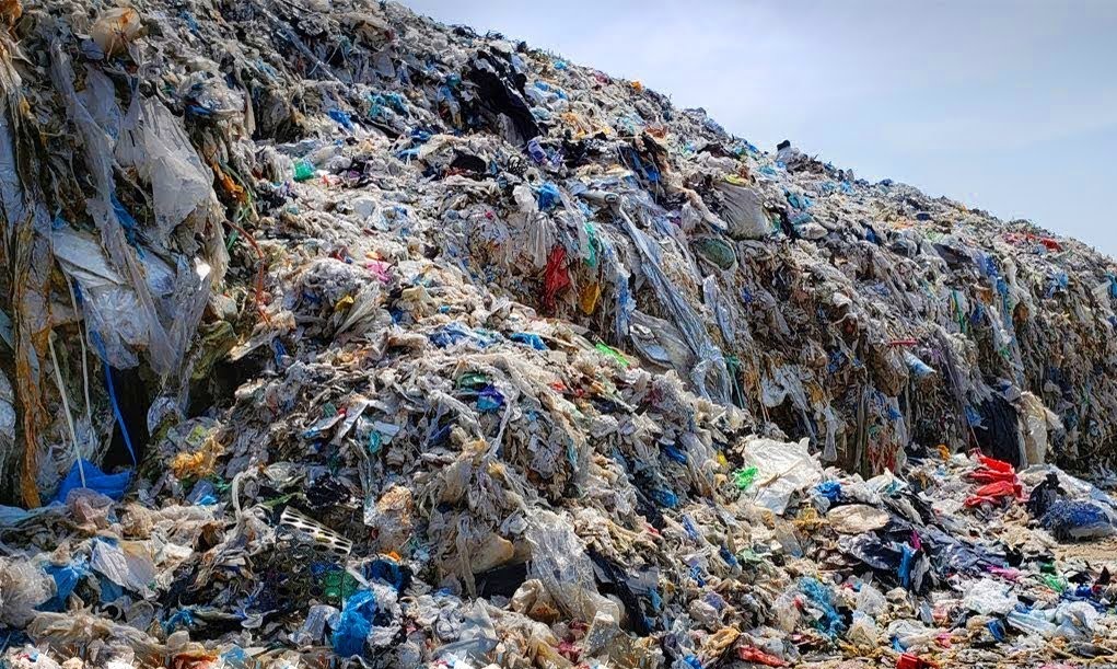 Emergenza rifiuti, corsa contro il tempo per fare gli impianti