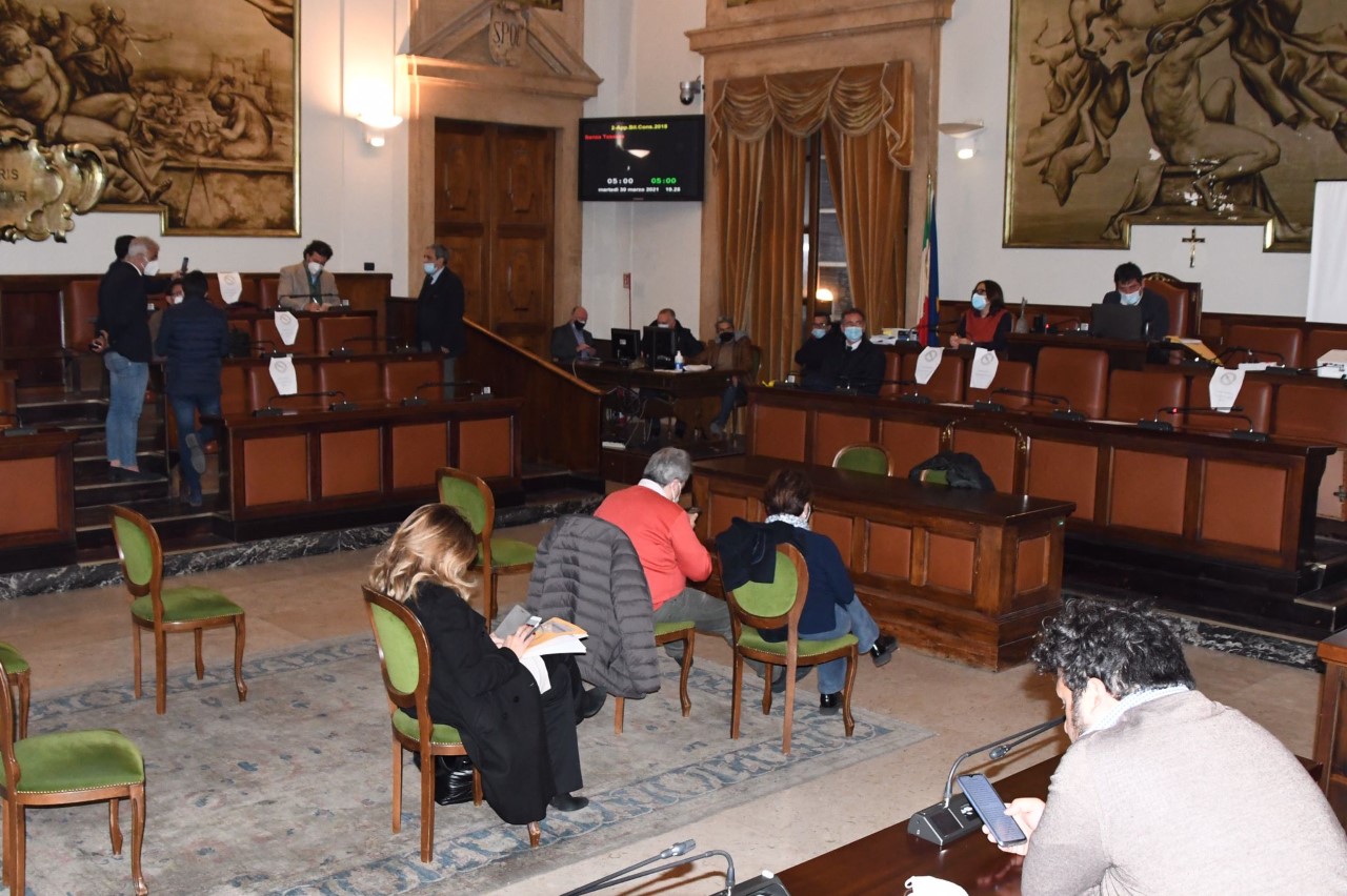 Catania, dal Consiglio comunale l’ok al Bilancio consolidato