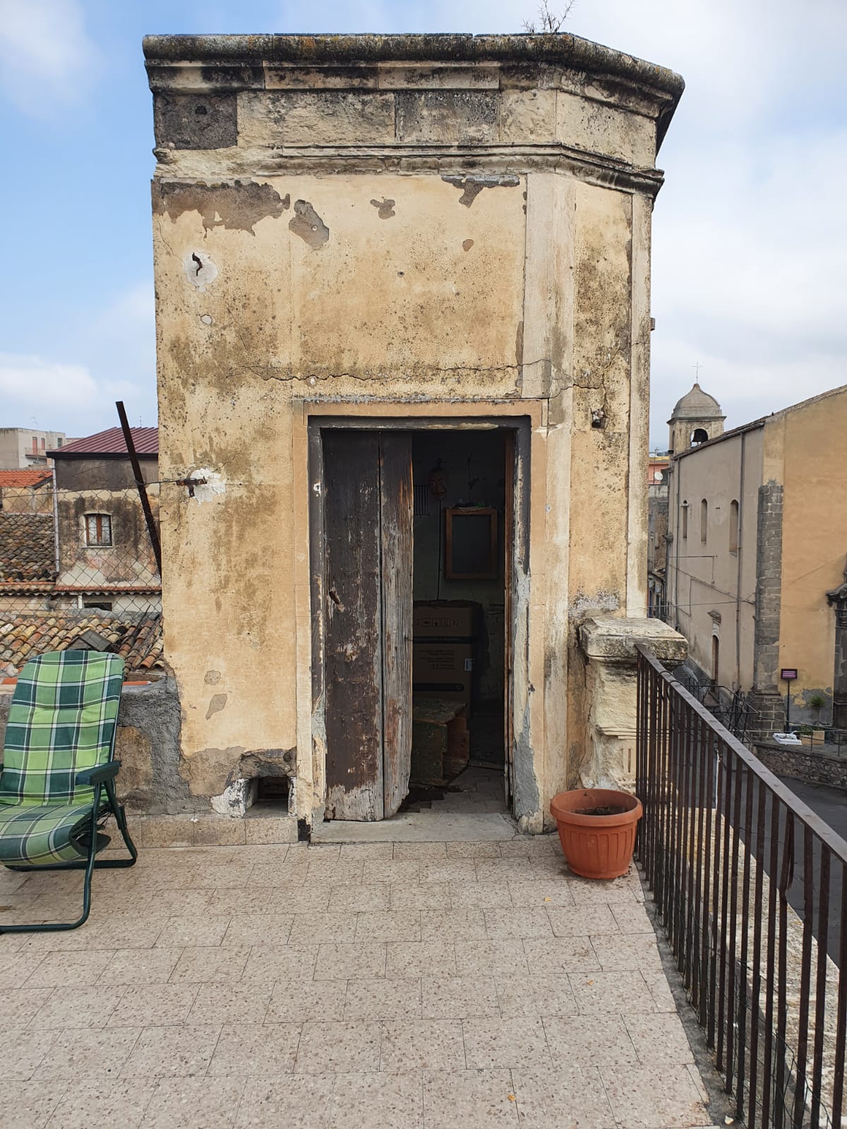 Adrano, latitante Giuseppe Intili torna dalla Germania, arrestato