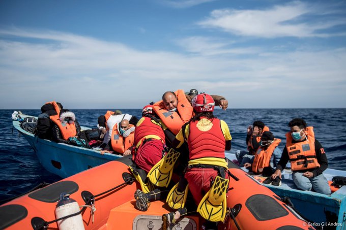 Migranti, soccorsi in mare, quattordici con meno di dieci anni