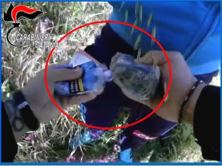 Catania, spacciatore fugge in Via Fratelli Gualandi, arrestato