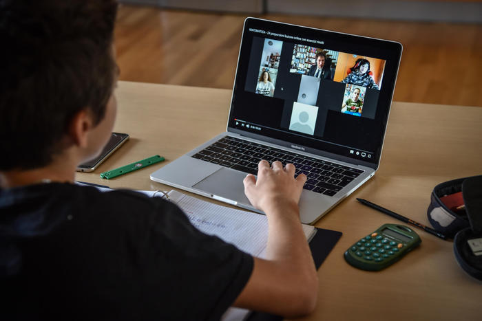 Scuola, rischio dad per nove studenti su dieci con il Dpcm