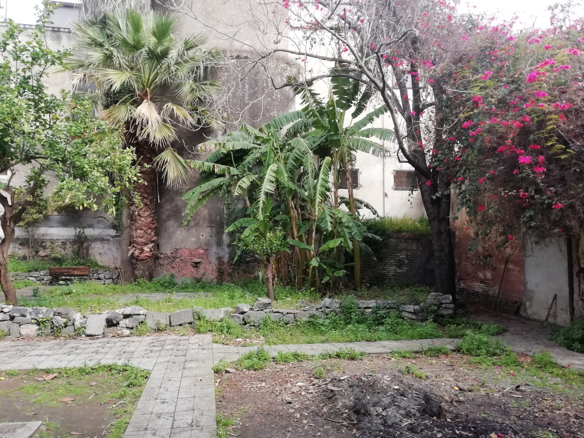 Catania, ex caserma diventa rifugio per famiglie in difficoltà Catania, ex caserma diventa rifugio per famiglie in difficoltà