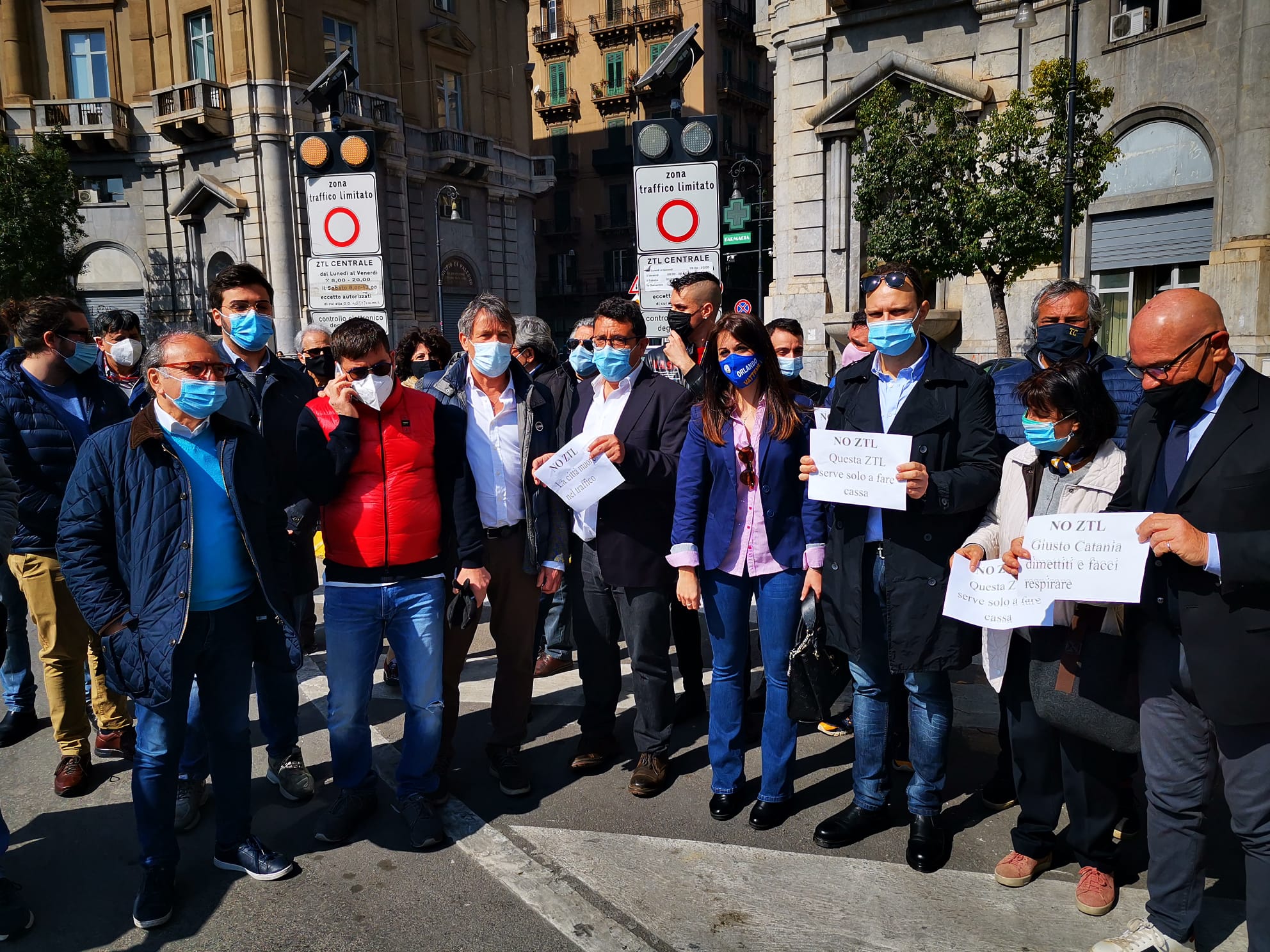 Nella Palermo dei cantieri riparte la Ztl, la protesta della Lega