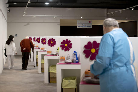 Vaccini Sicilia, prenotazione via mail per i soggetti vulnerabili