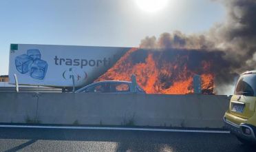 A fuoco camion sull’A29 Palermo Mazara del Vallo