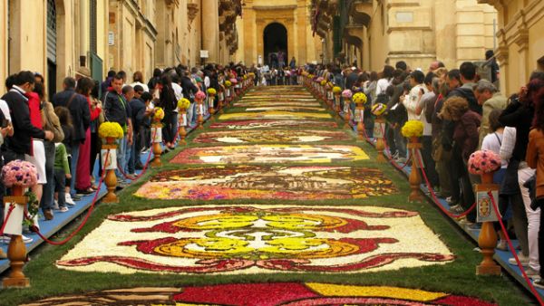 Infiorata di Noto, edizione 2021 sarà dedicata a Dante Alighieri