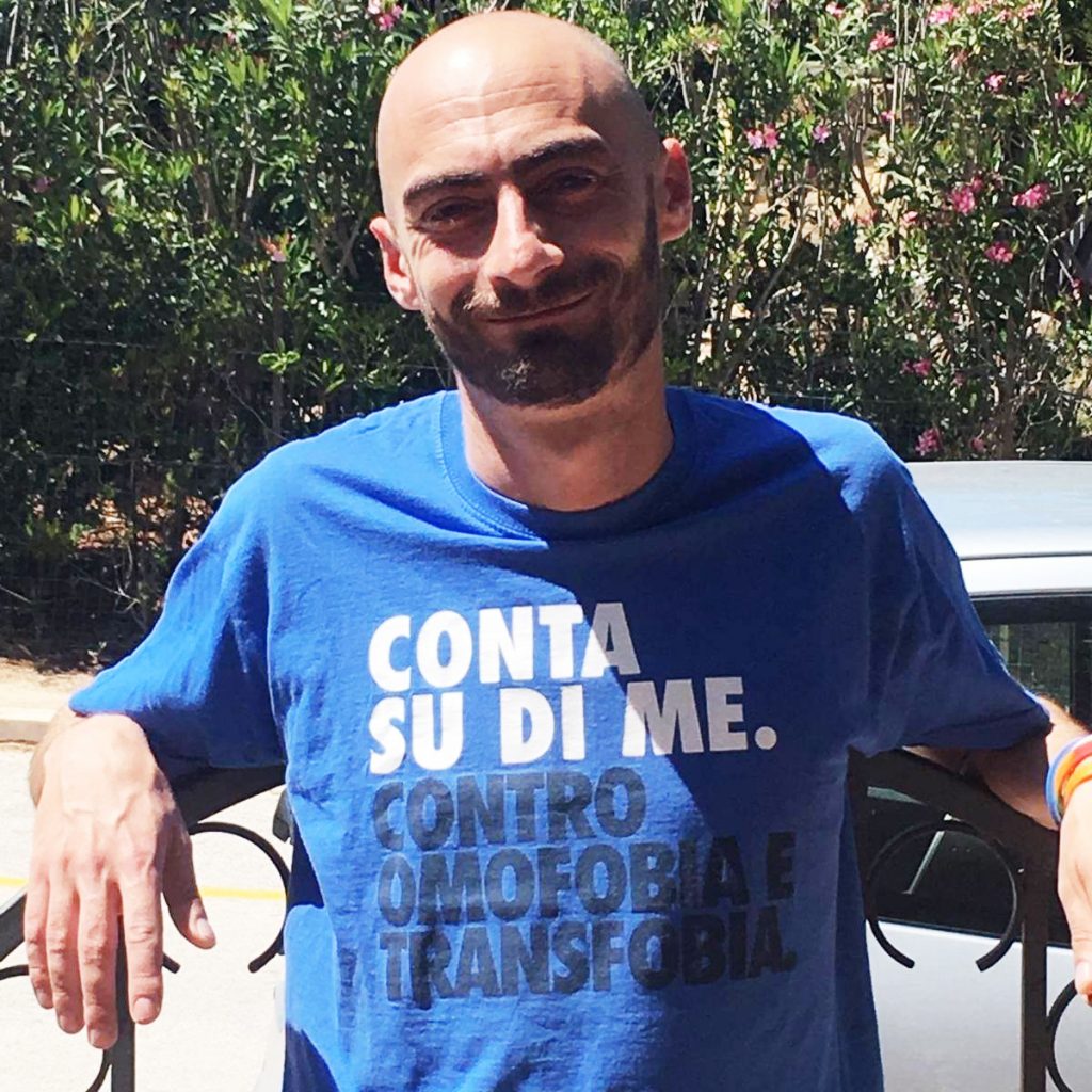 Gay picchiati, i “no” dal Vaticano, il peso dell’omosessualità in Italia