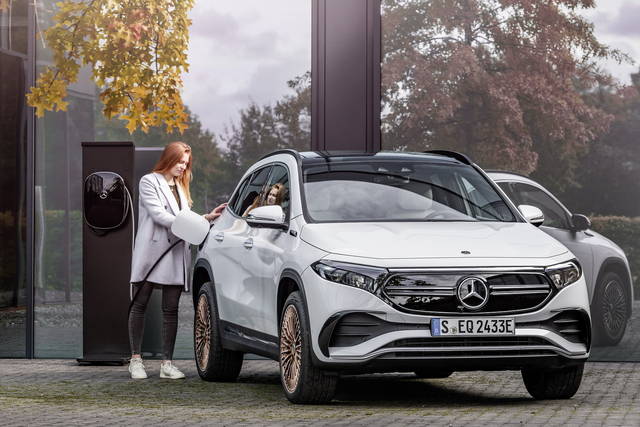 In casa Mercedes è arrivato Eqa 250, il Suv compatto a trazione elettrica
