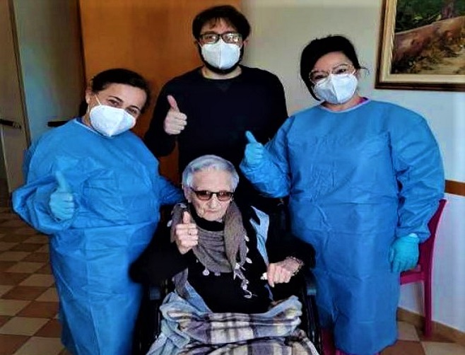 Rsa, al via campagna “Nonni Liberi”, per visite no plexiglass