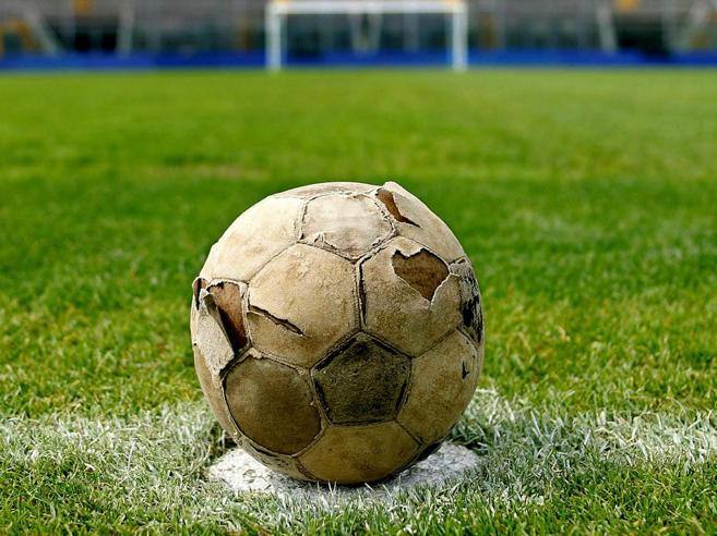 Rissa tra genitori per partita figli, allenatore perde rene