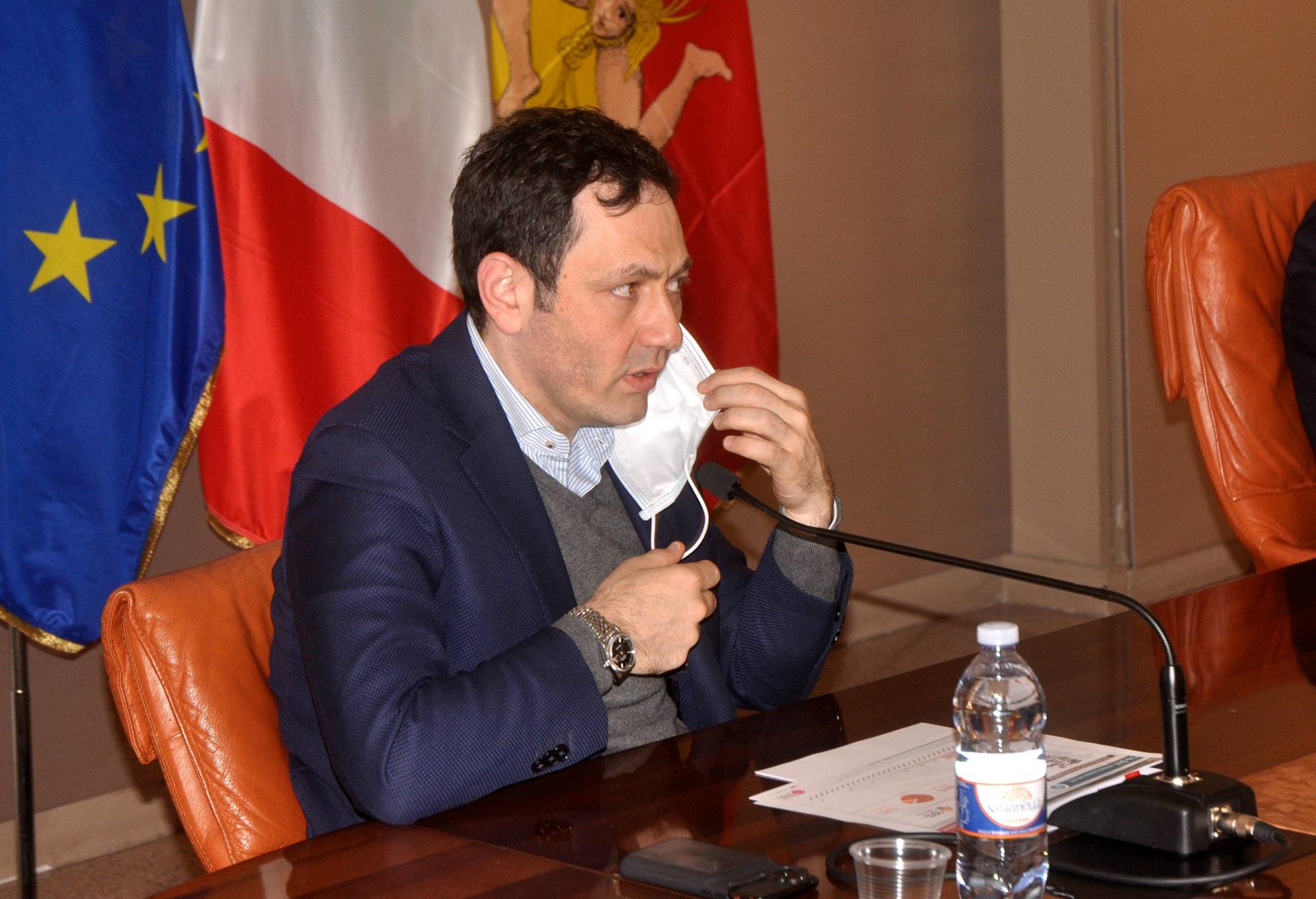 Falsi dati Covid, Razza indagato: “Moralmente non più assessore”