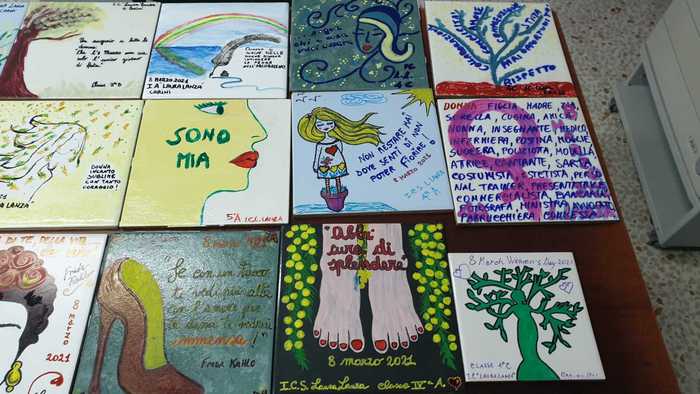 Palermo, tappeto mattonelle in piazza Carini, omaggio alle donne