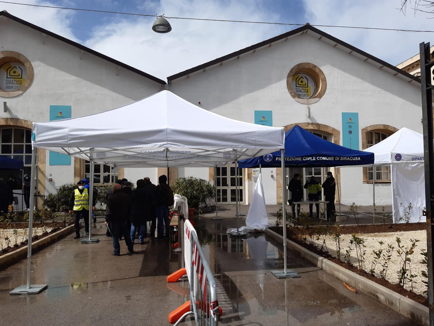 Vaccinazioni, Razza, rispettare regole e priorità