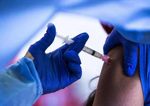 Vaccini anti-Covid agli adolescenti, 3 ragazzi su 4 favorevoli