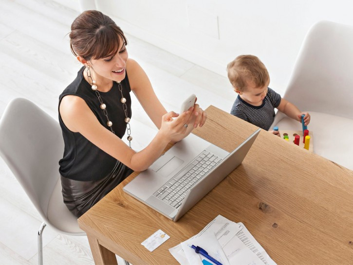 “Scegli, lavoro o famiglia”,  l’insopportabile aut aut